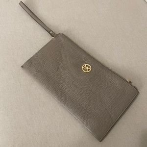 Michael Kors Wristlet leather